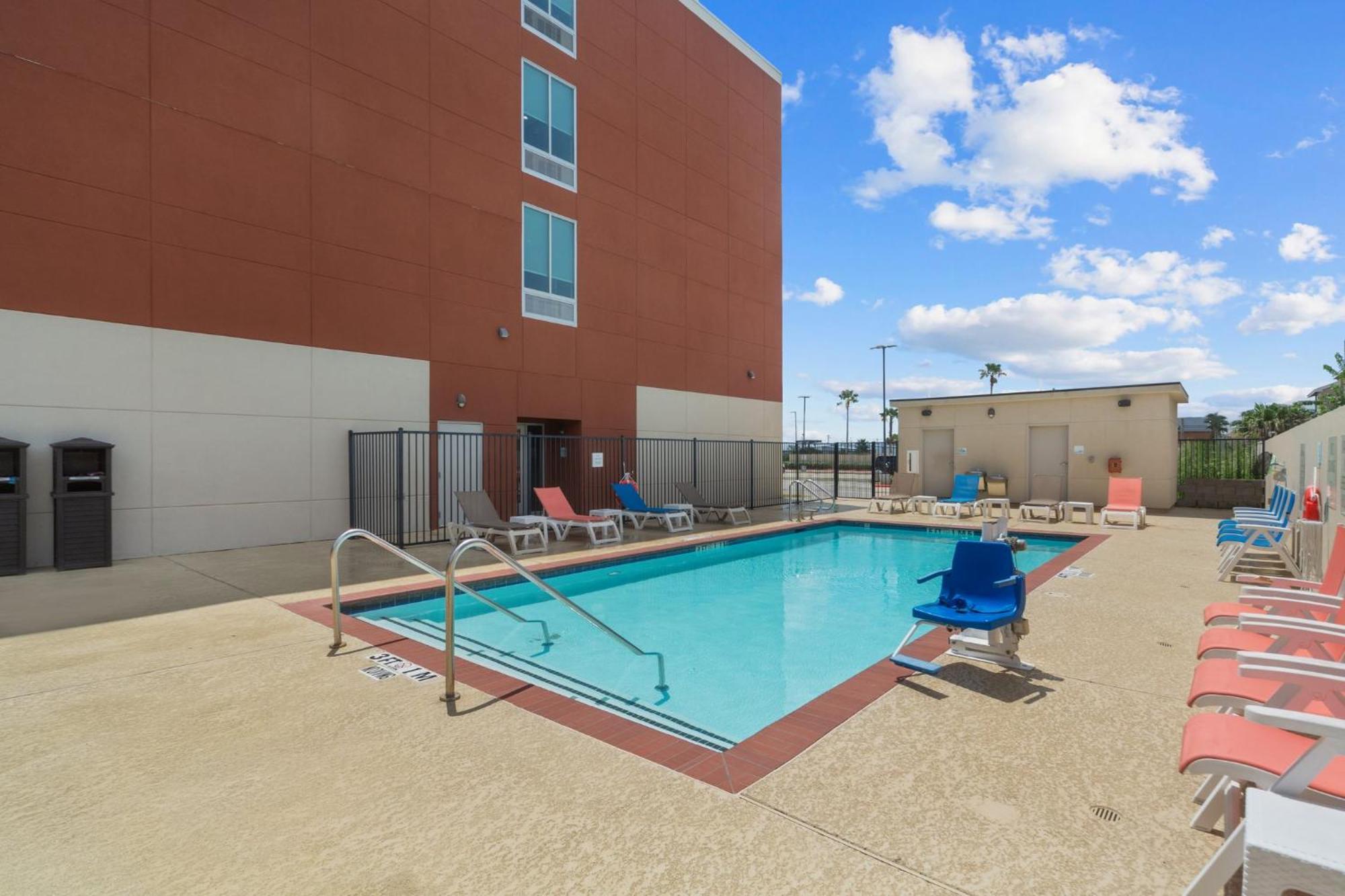 Holiday Inn Express & Suites - Houston Nasa - Boardwalk Area By Ihg Seabrook Exteriér fotografie